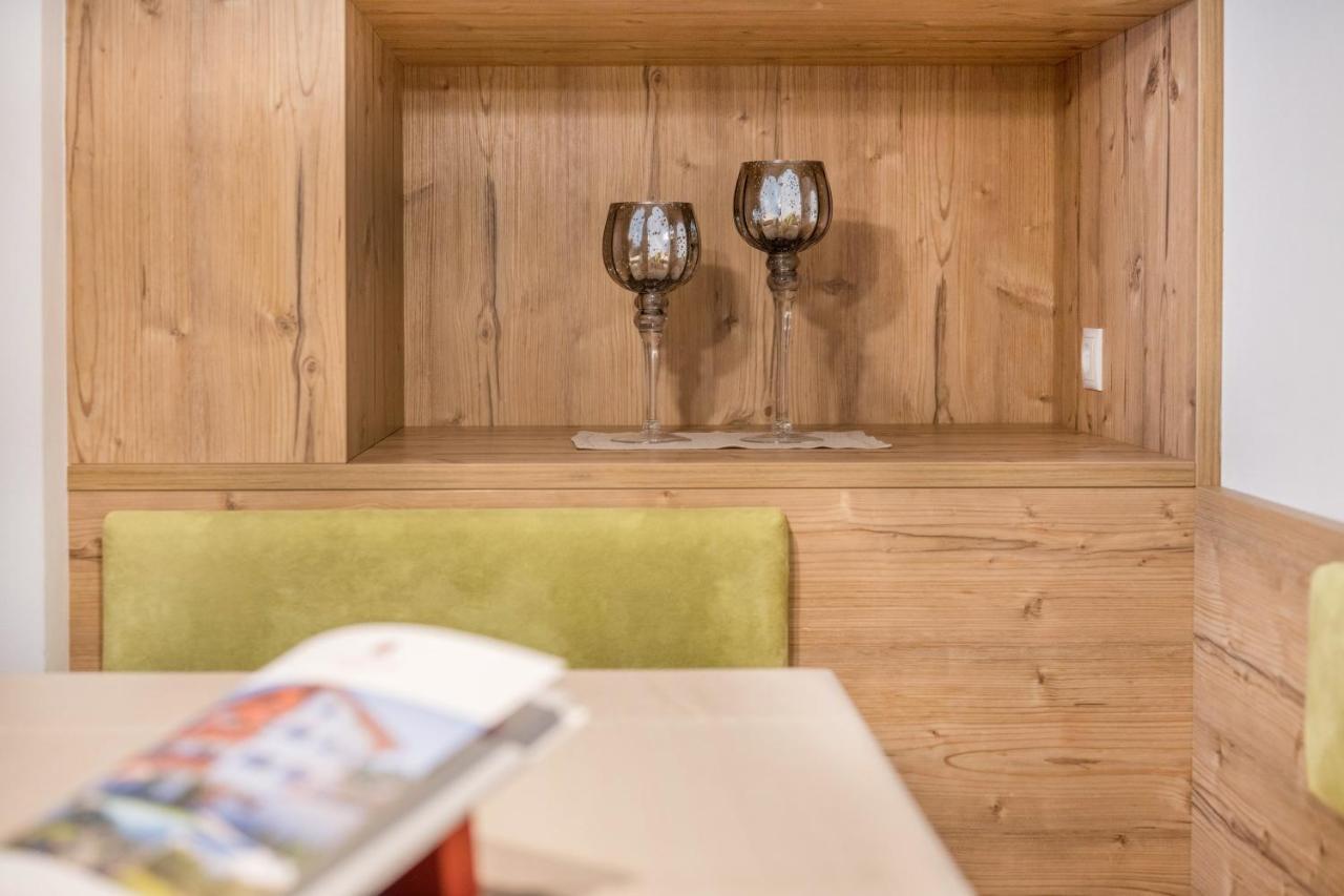 Haus Zur Vogelweide App 1 Apartment Dobbiaco Ngoại thất bức ảnh