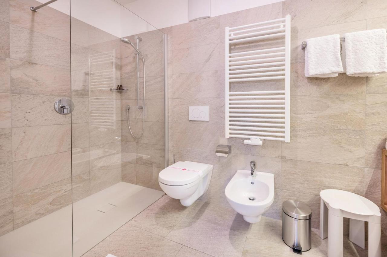 Haus Zur Vogelweide App 1 Apartment Dobbiaco Ngoại thất bức ảnh