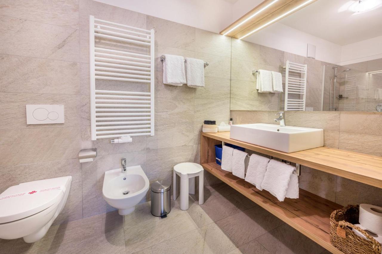 Haus Zur Vogelweide App 1 Apartment Dobbiaco Ngoại thất bức ảnh